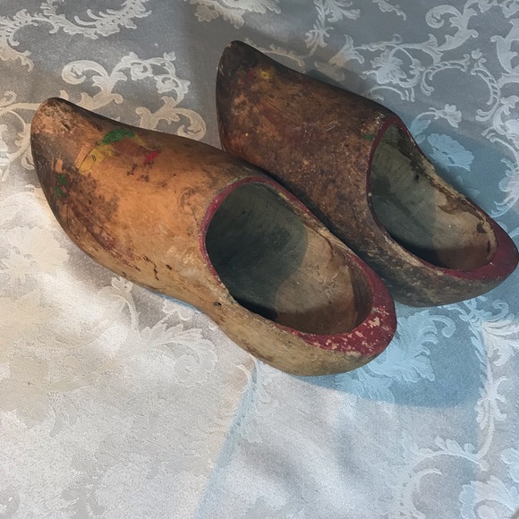 Vintage Rustic Wooden Shoes - Picture 3 of 6
